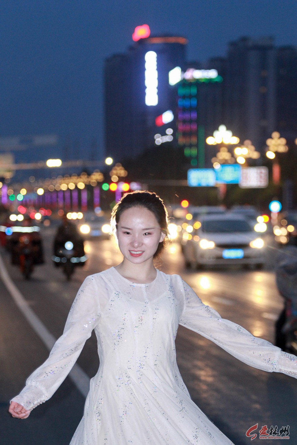 林州:红旗渠大道傍晚—人像摄影_人物_林州摄影_图库_爱林州网