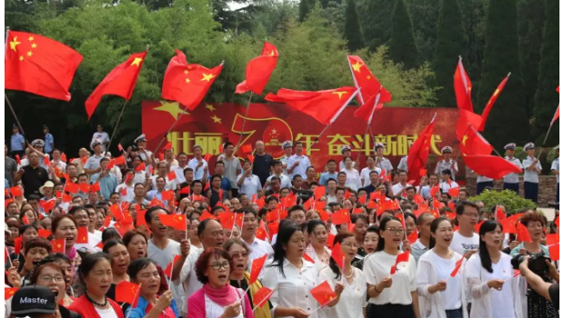 “七一”快闪活动：红旗渠上歌声飞